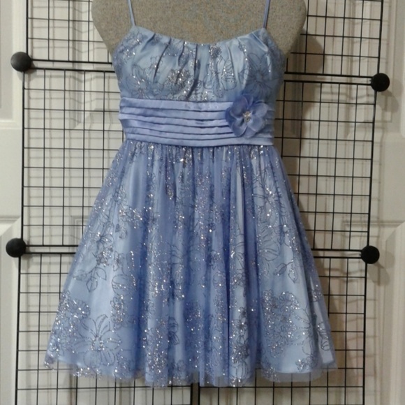 Cute Party/Prom/Pageant Dress w Petticoat. NWT - Picture 2 of 4
